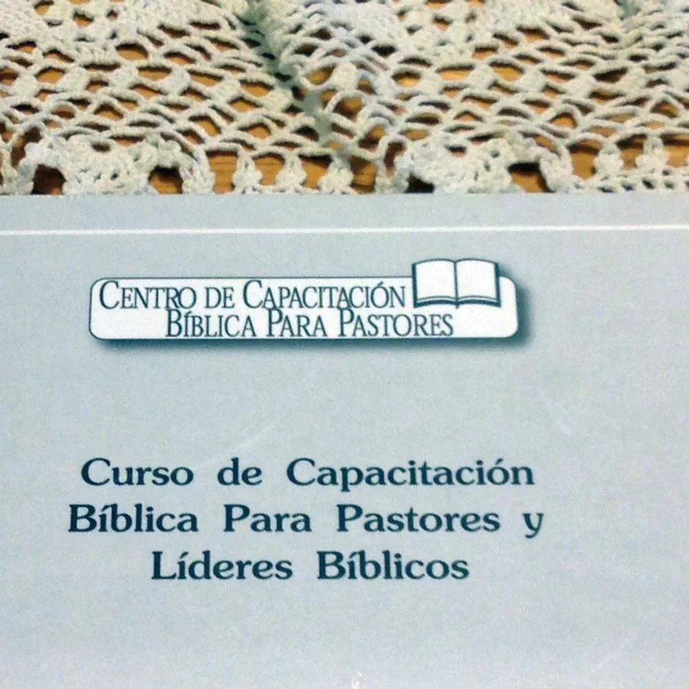 Book Sale! 3 for $10! Spanish - Curso de capacitación